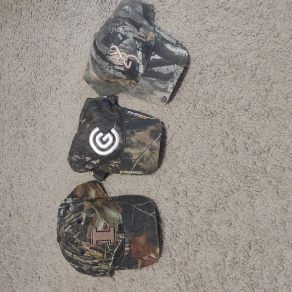 Camo hat bundle. Illinois hat; cleveland golf hat; browning hat